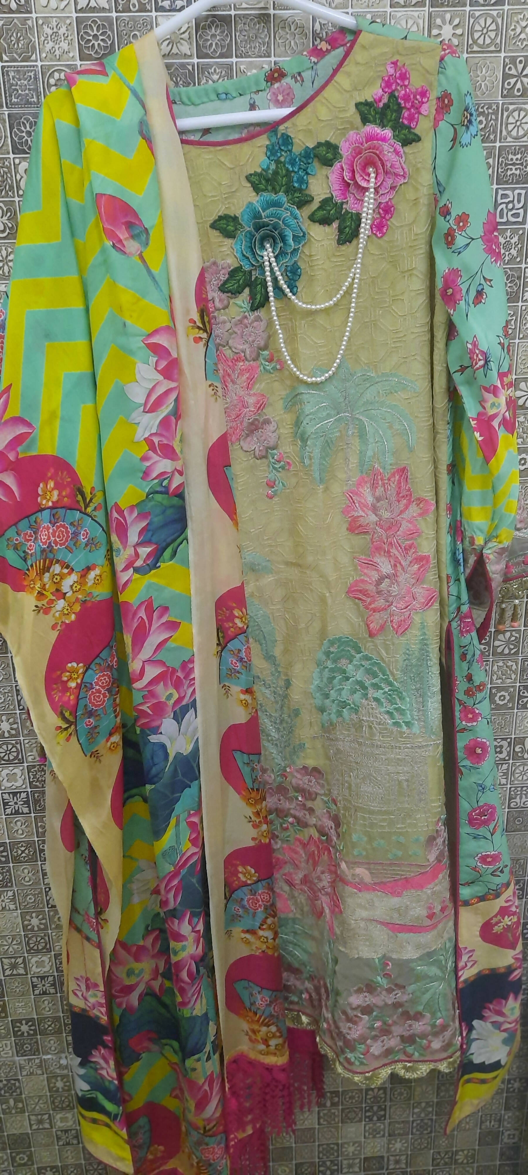 Chiffon Embroidered Kurta With Dupatta | Women Locally Made Formals | Large | Preloved