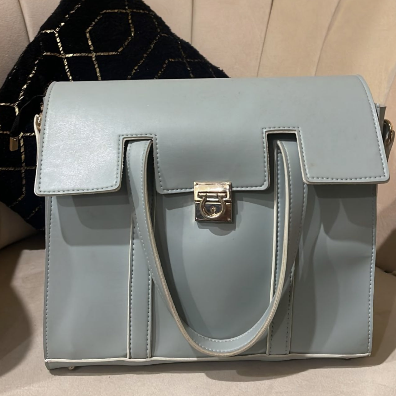 نیلے رنگ کے چمڑے کا بیگ (سائز: M ) | خواتین کے بیگ | نئی 