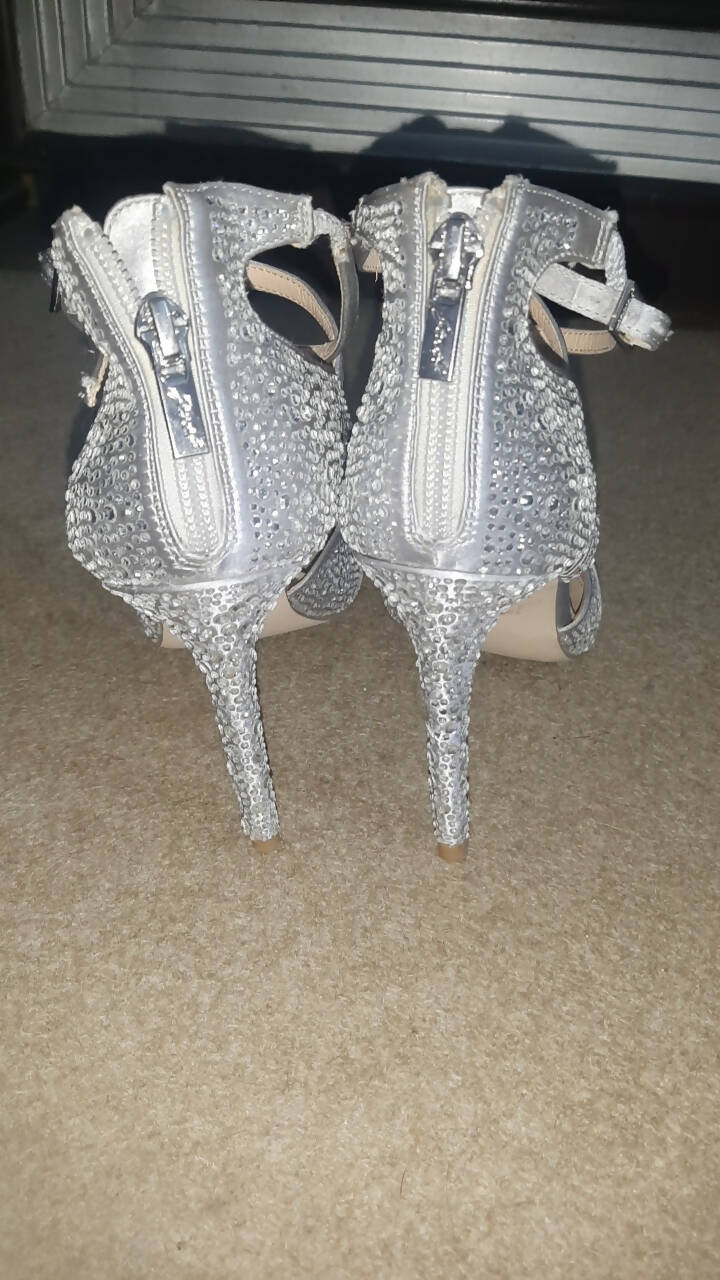 Silver Stone Heels | Women Shoes | Size: 37 | Preloved