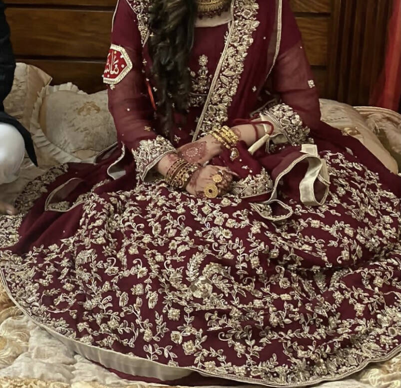 Maroon Color Bridal lehnga (Size: M)| Women Bridals | Worn Once