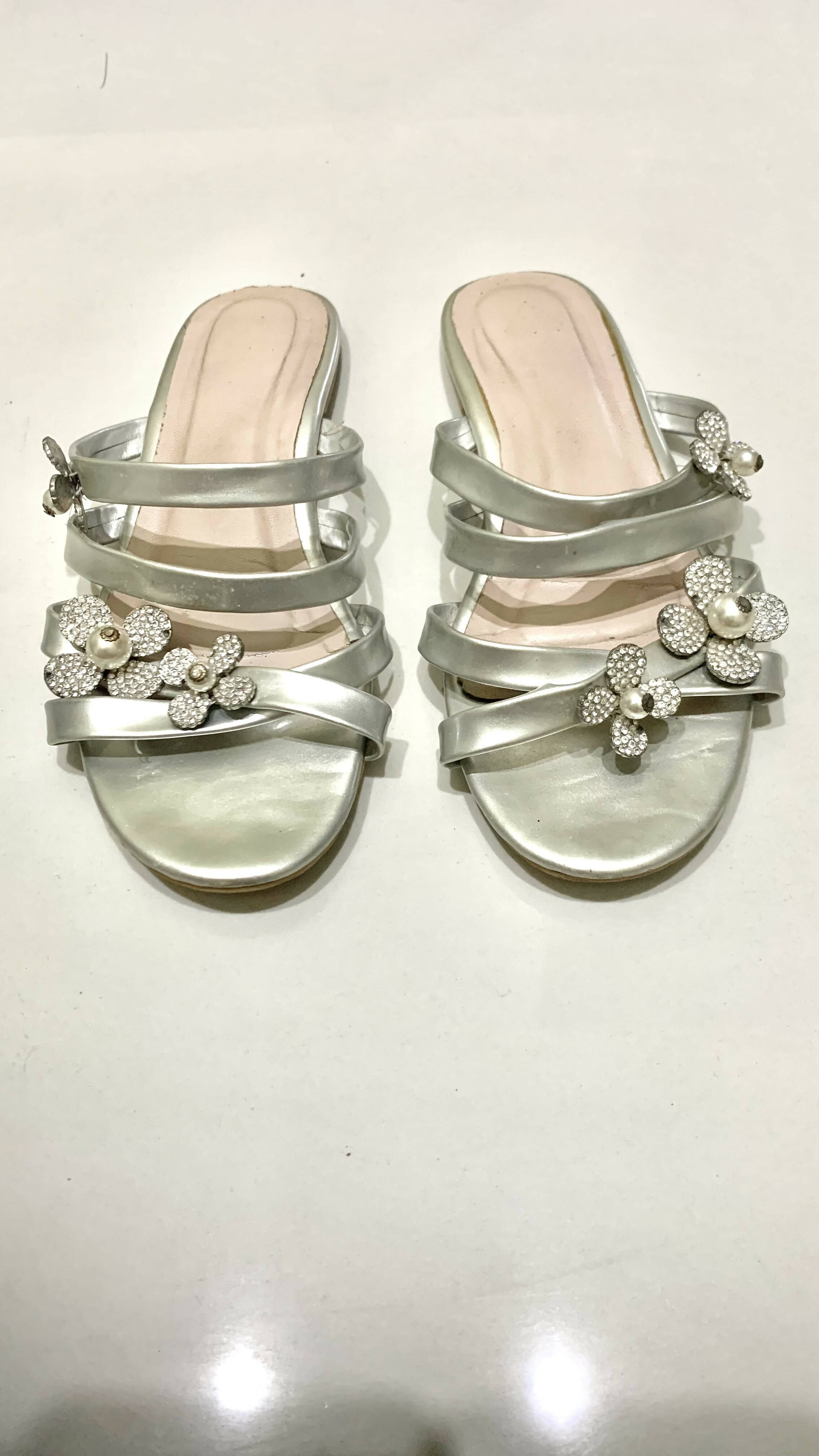 Almas | Silver Formal Slippers ( Size: 37 ) | Preloved