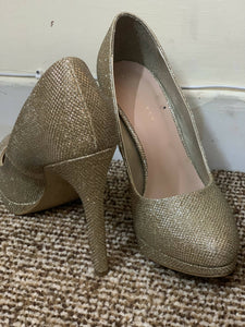 Golden heels | Women Shoes | Preloved