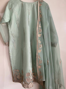 Beautiful Organza Suit | Women Locally Made Formals | Large | Worn Once