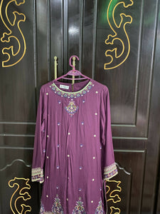 Sohay | Fancy Lawn Kurta | Women Branded Kurta | Medium | Preloved