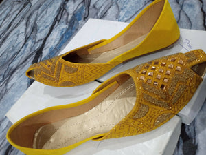 پیلا کھسہ | خواتین کے جوتے | بالکل نیا