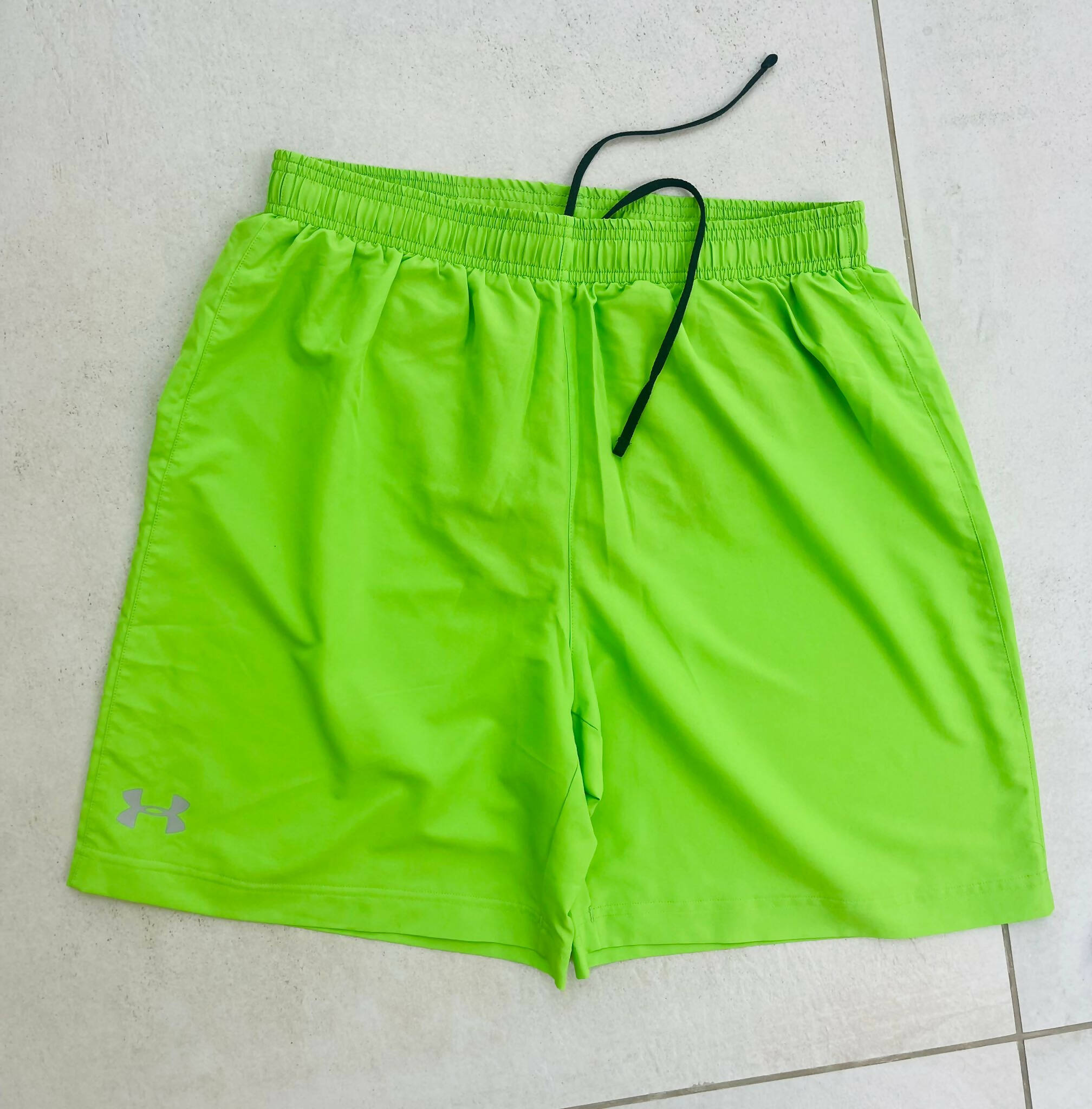 Green Men Shorts | Men Jeans & Bottoms | Medium | Preloved