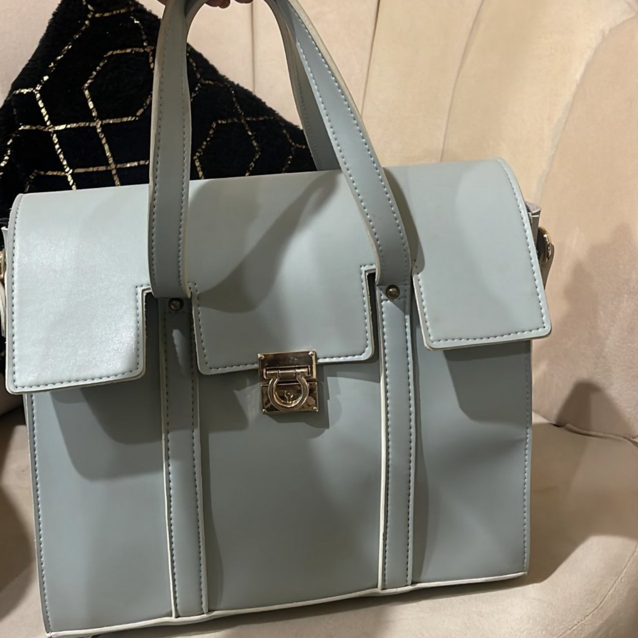 نیلے رنگ کے چمڑے کا بیگ (سائز: M ) | خواتین کے بیگ | نئی 
