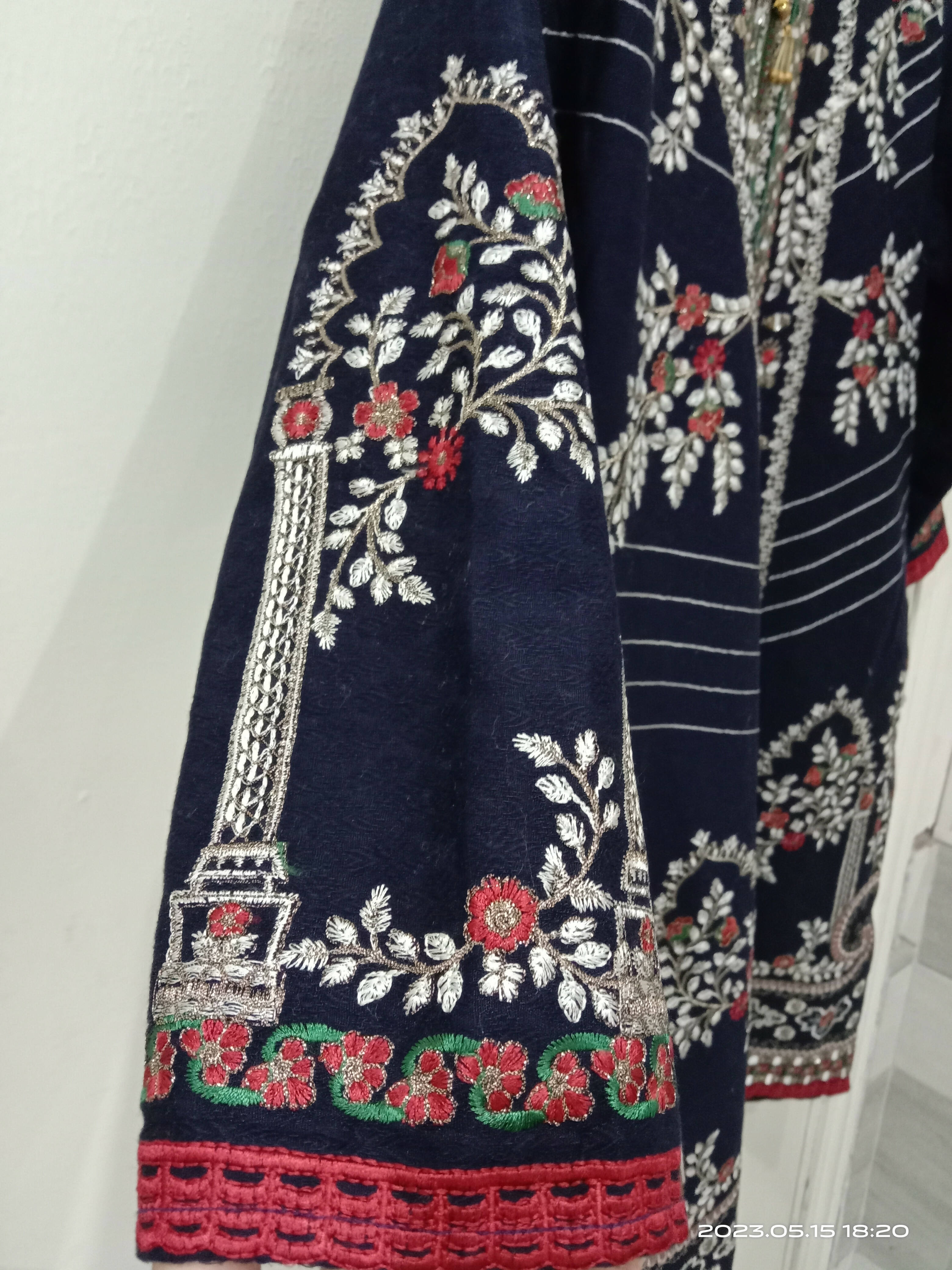 Embroided Kurta | Women Locally Made Kurta | Large | Worn Once