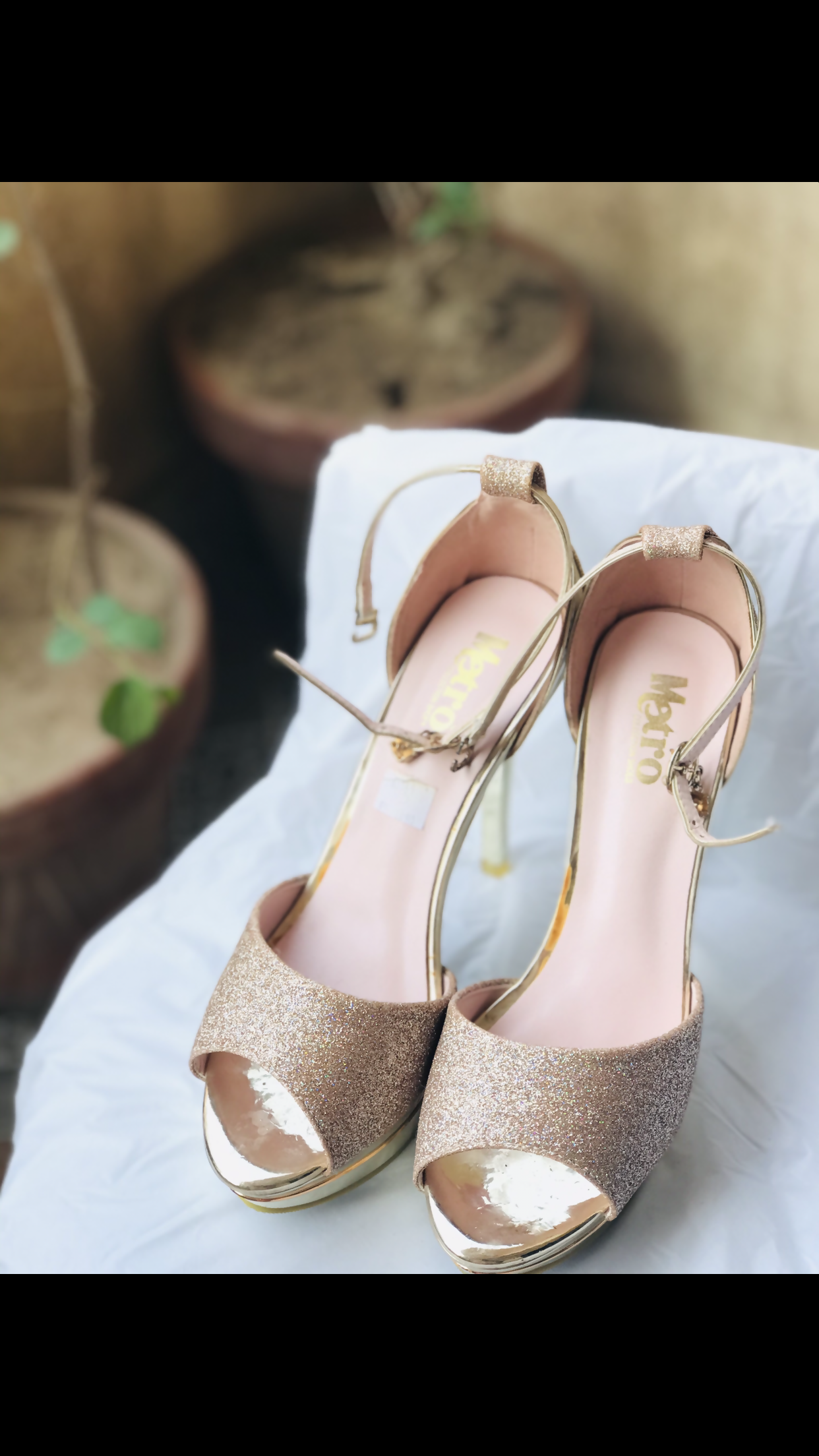 High Gold heels | Women Shoes | Size 40 | Worn Once