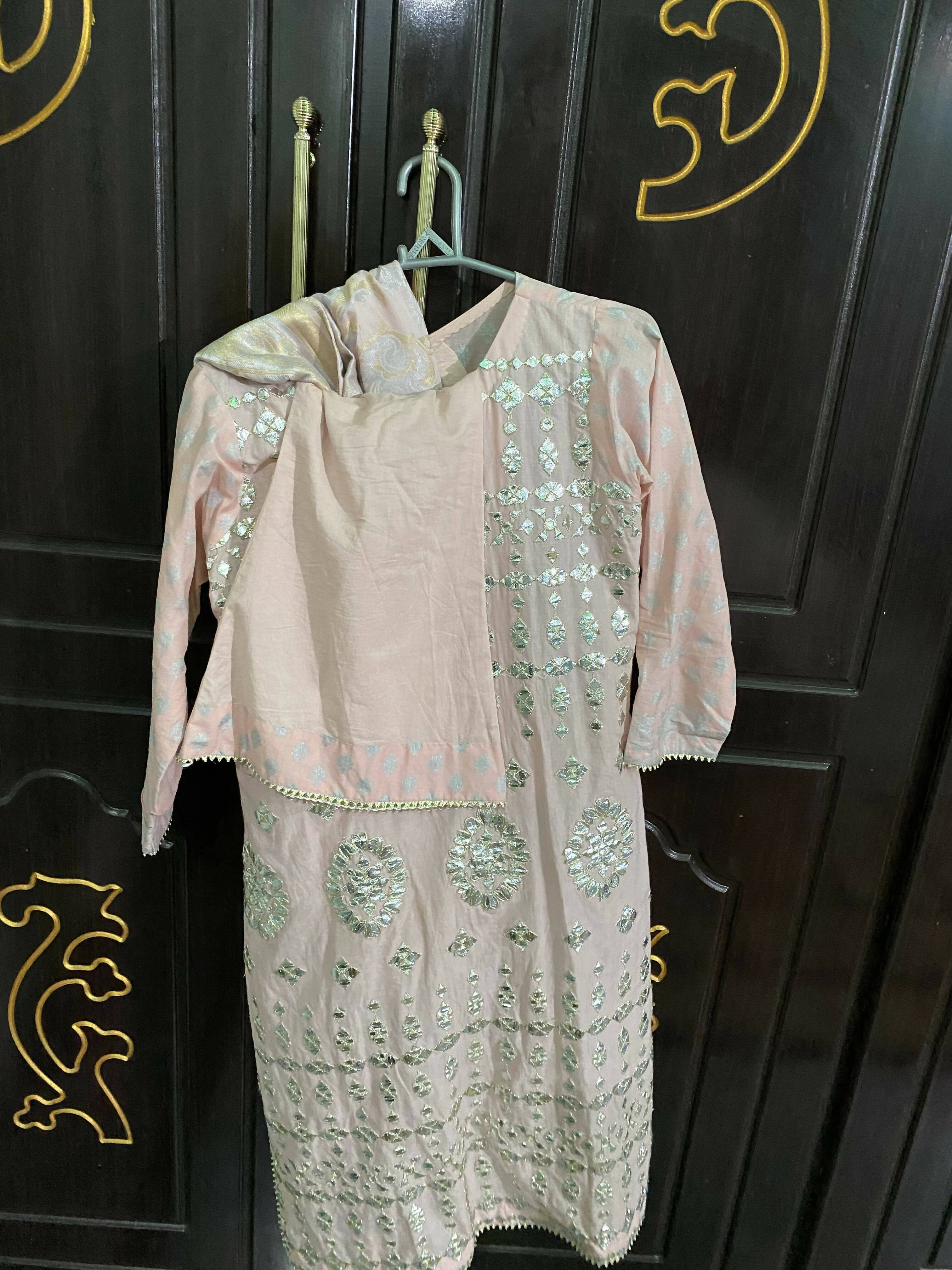 Cross Stitch | Embroidered Suit | Women Branded Formal | Medium | Preloved