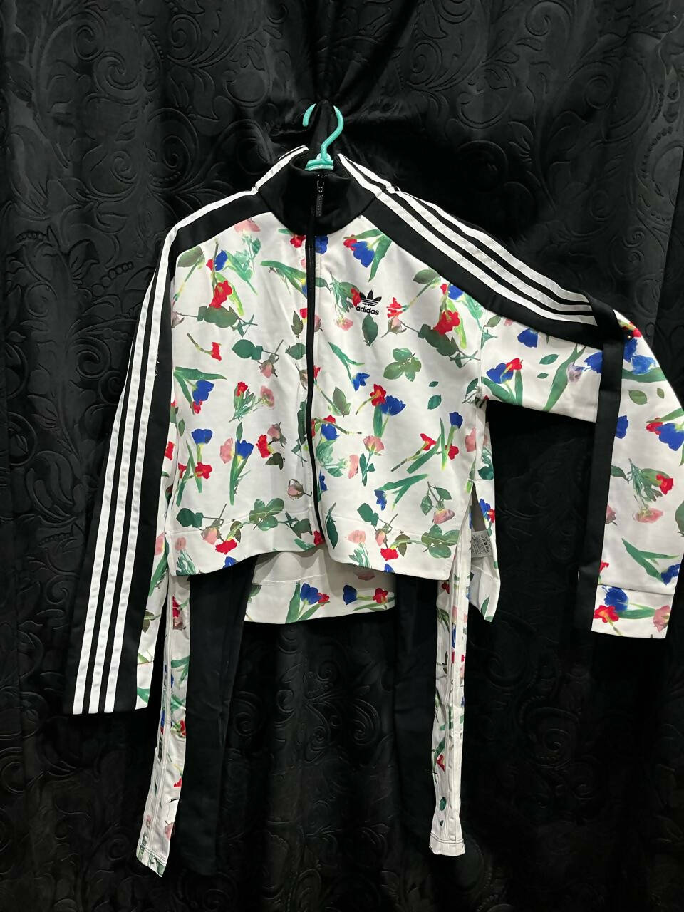 Addidas | Tracksuit | Women Bottoms & Pants | Medium | Worn Once