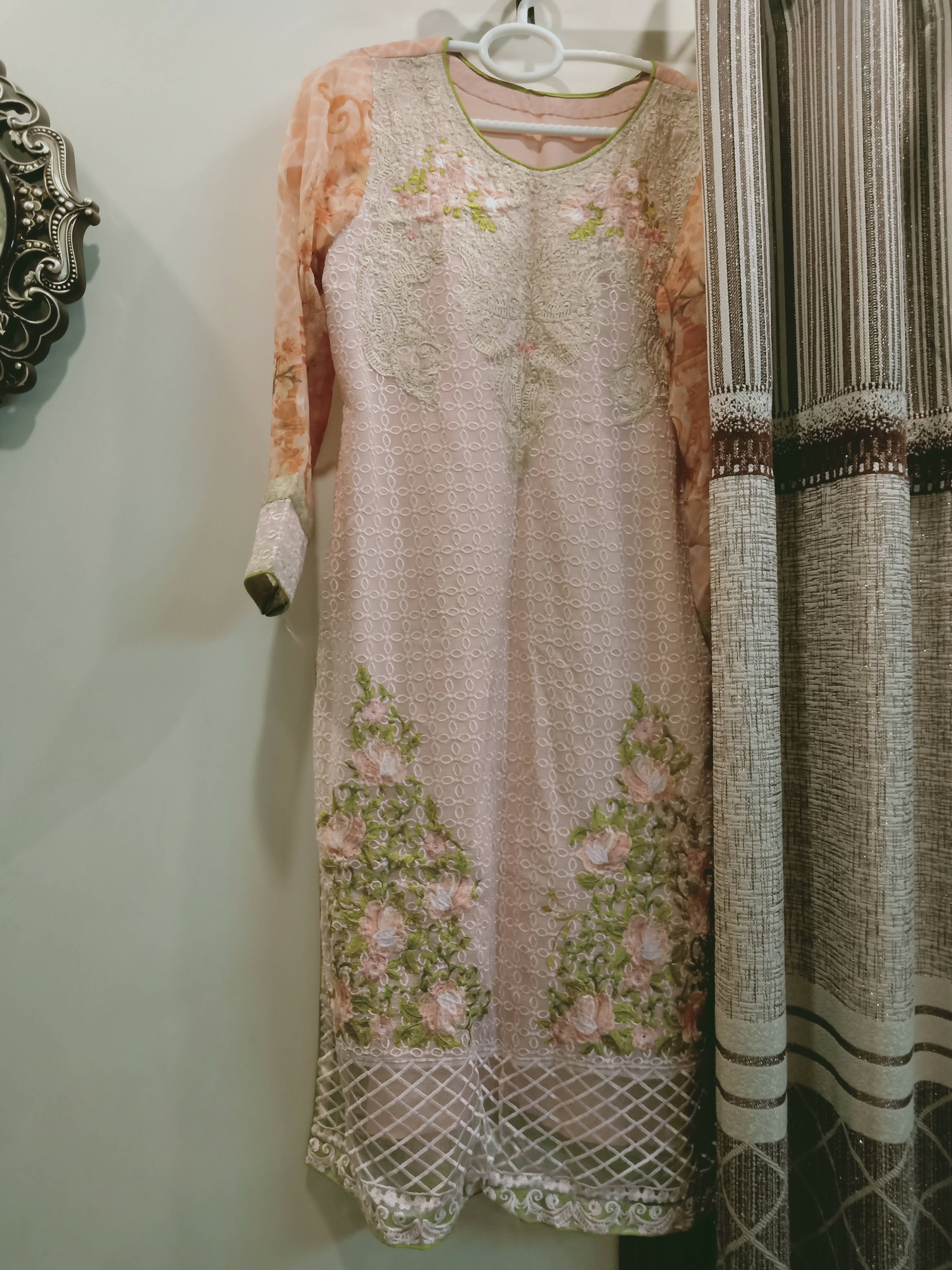 Sobia Nazir | Women Branded Formals | Medium | Preloved