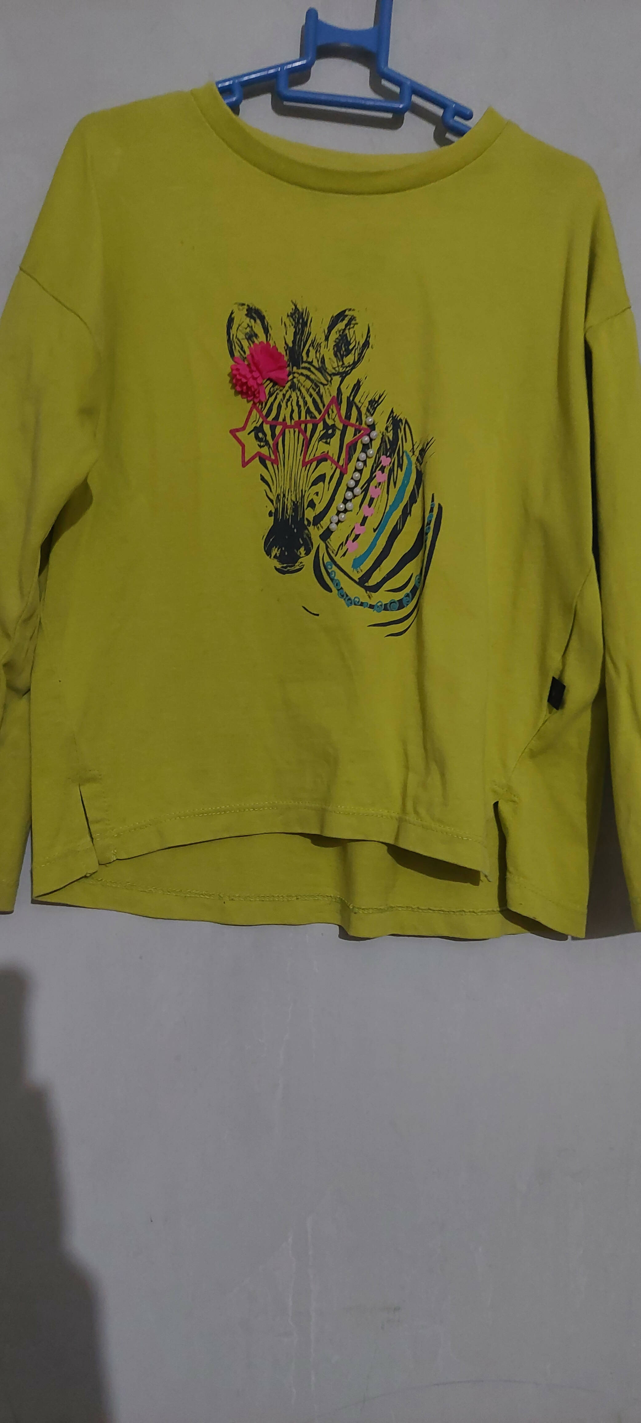 Sapphire | Neon T Shirt ( Size: 5 Year Old ) | Girls Top & Shirts | Preloved