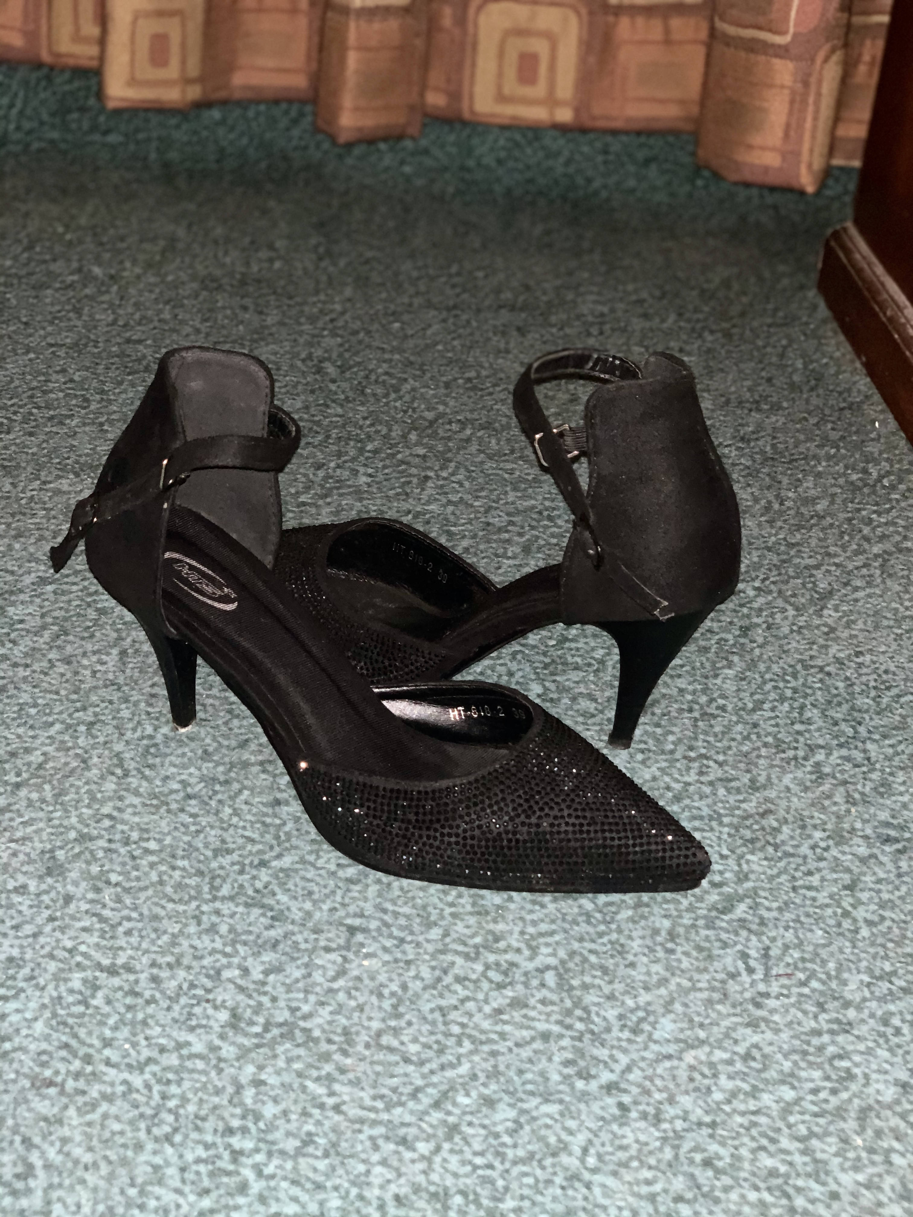 Metro | Black Heels | Women Shoes Heels | Size: 39 | Worn Once