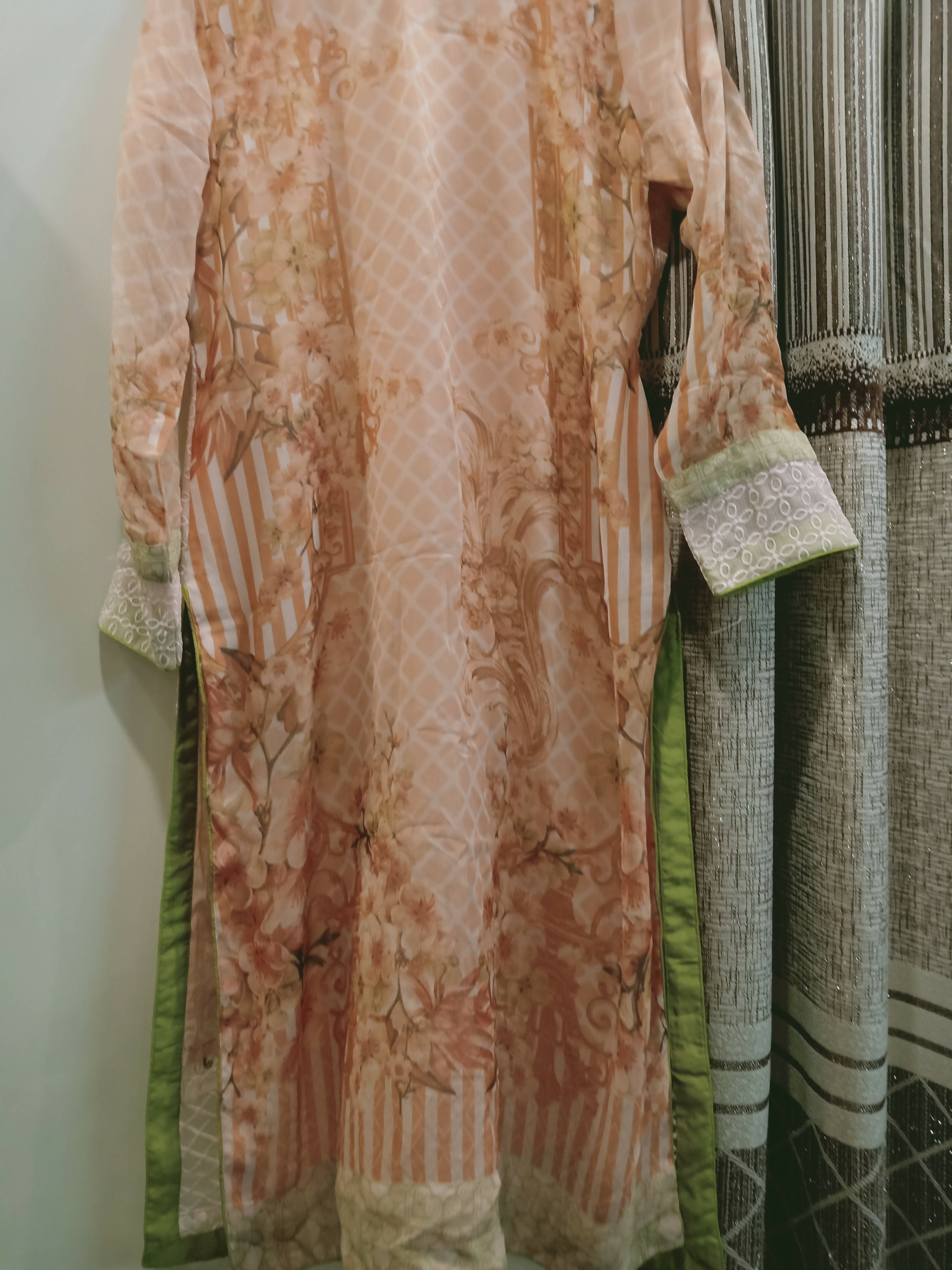 Sobia Nazir | Women Branded Formals | Medium | Preloved