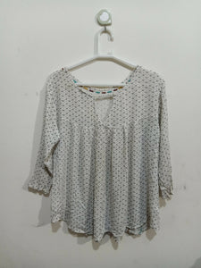 Outfitters | White Top | Women Tops & Shirts | Preloved