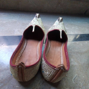 Unisex Golden Khussa (Size: 38 ) | Women Shoes | Men Shoes | New