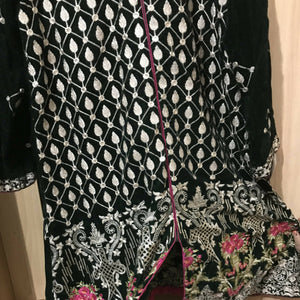 Embroidered Velvet Suit | Women Locally Made Formals | Medium | Preloved